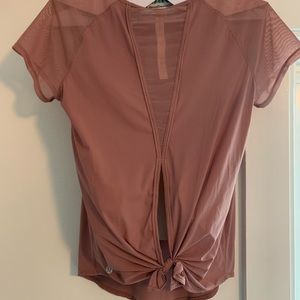 Lululemon split-back shirt with mesh sleeves